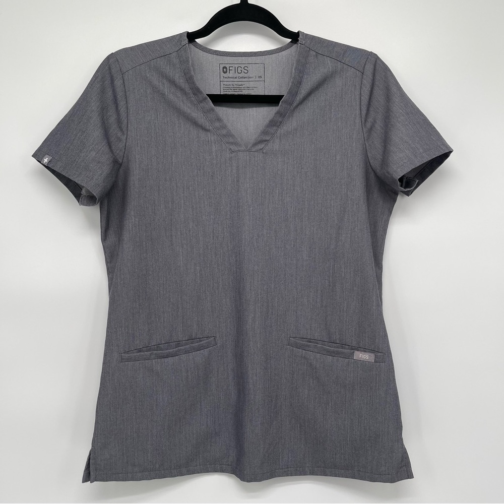 Figs Casma Technically Collection Three-Pocket Scrub Top Women Size XS Graphite